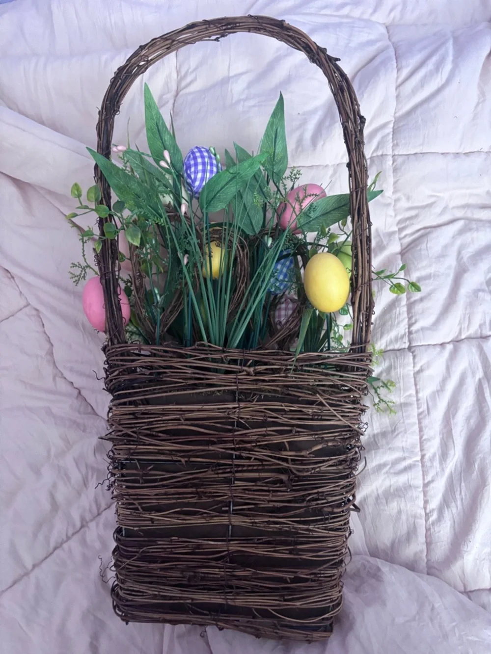 Spring/ Easter Egg Basket door wreath